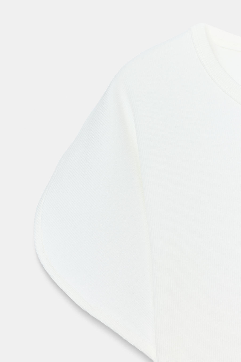 CAMISETA MANGA ABULLONADA / Blanco roto