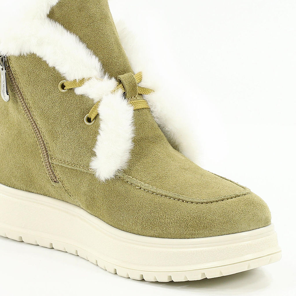 Ботинки женские