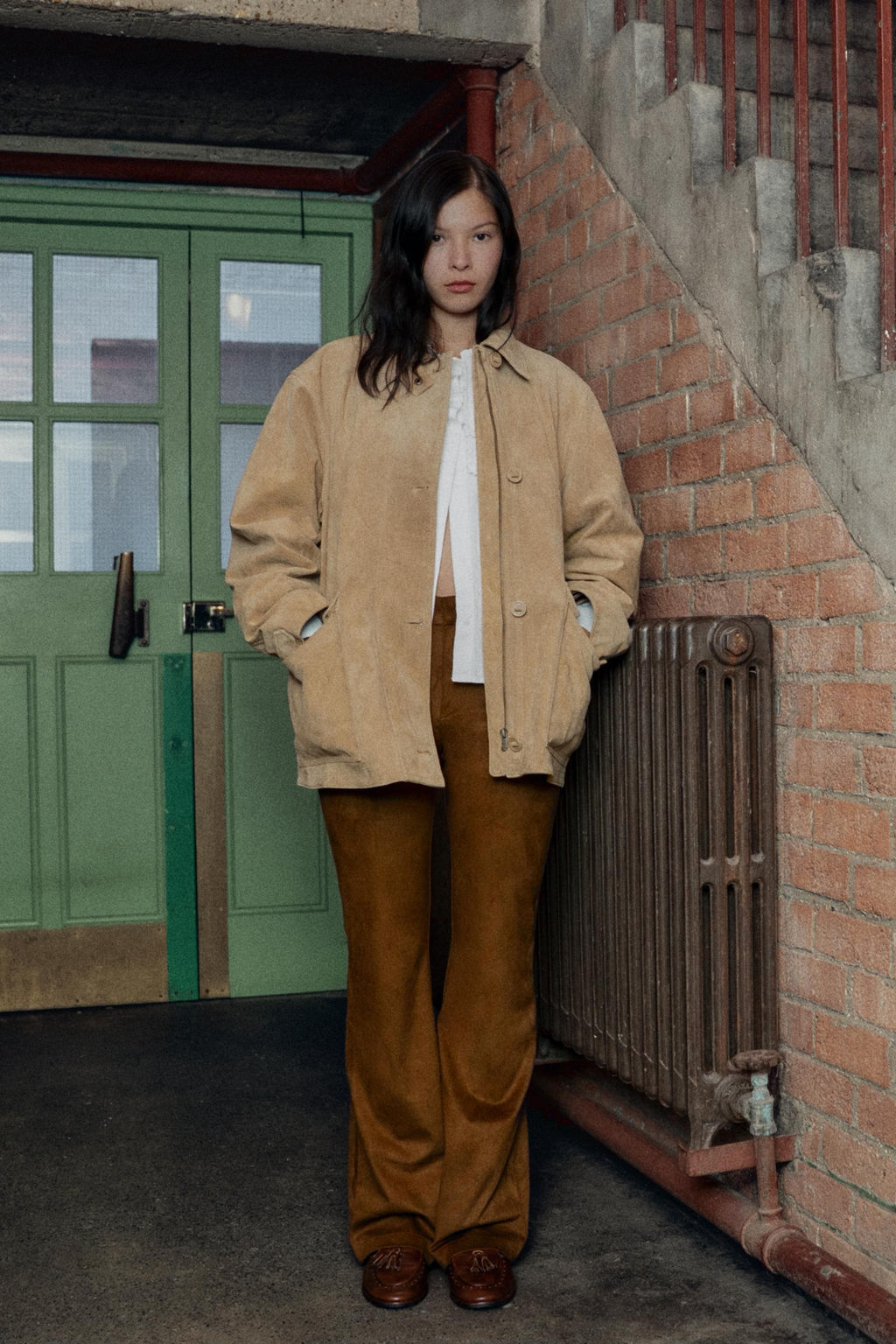 FAUX LEATHER FLARE TROUSERS - Zara фото 3