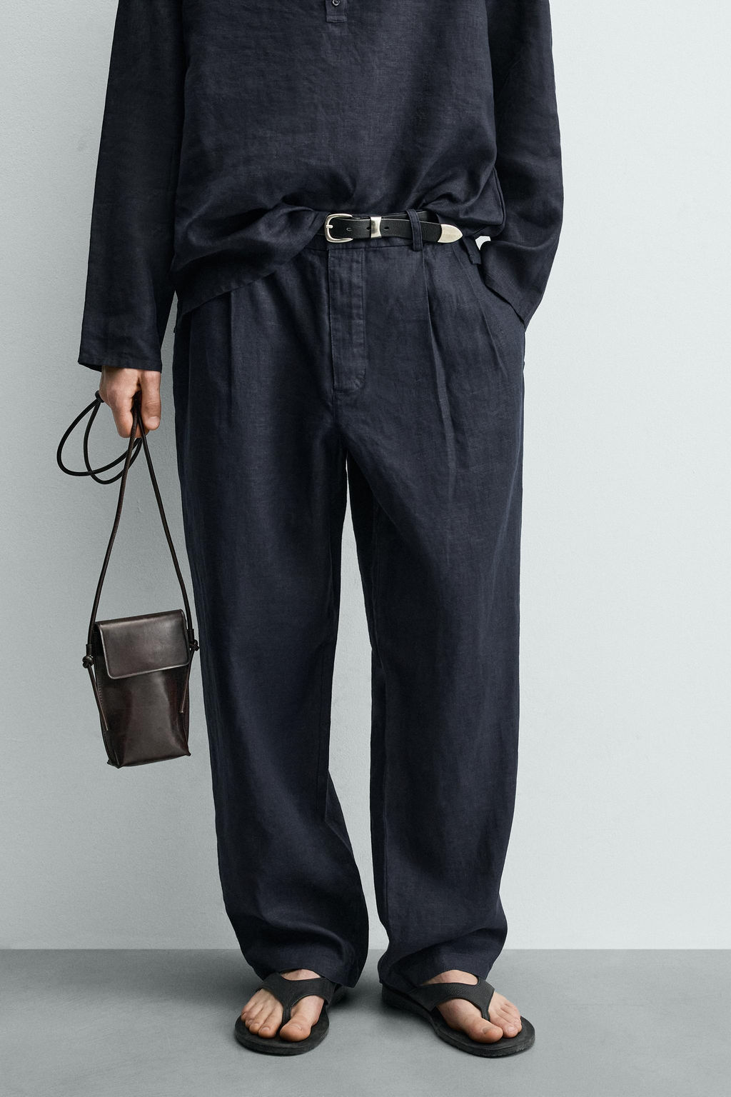 PANTAL?N WIDE FIT PLIEGUES 100% C??AMO / Marino oscuro - Zara фото 2