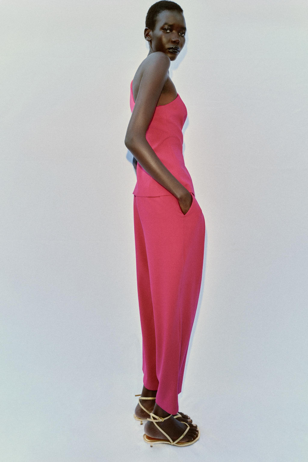 PANTAL?N CARROT PLIEGUES / Fucsia - Zara фото 3
