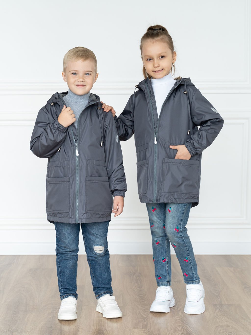 Ветровка детская серая