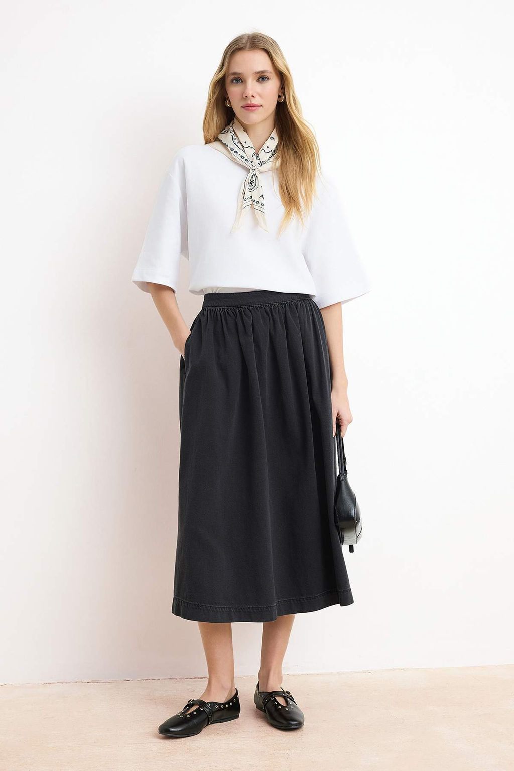 Antrasit DOKUMLU Pileli %100 Pamuk Volanl? Maxi Denim Etek TWOSS26ET00013 - Trendyolmilla фото 3