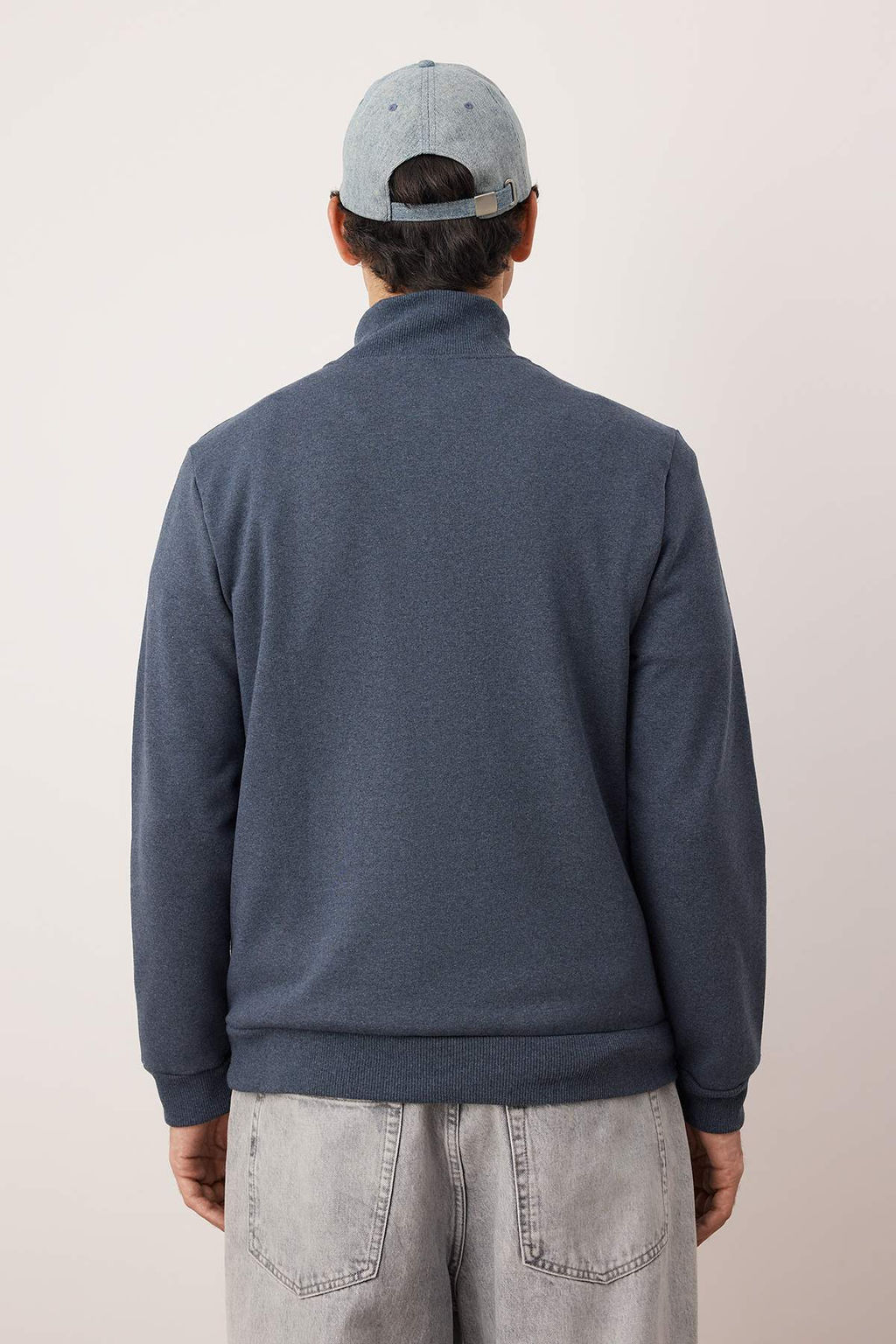Siyah Regular/Normal Kesim Dik Yaka Kal?n Ici Polarl? Sweatshirt TMNAW26SW00021 - Trendyolmilla фото 18