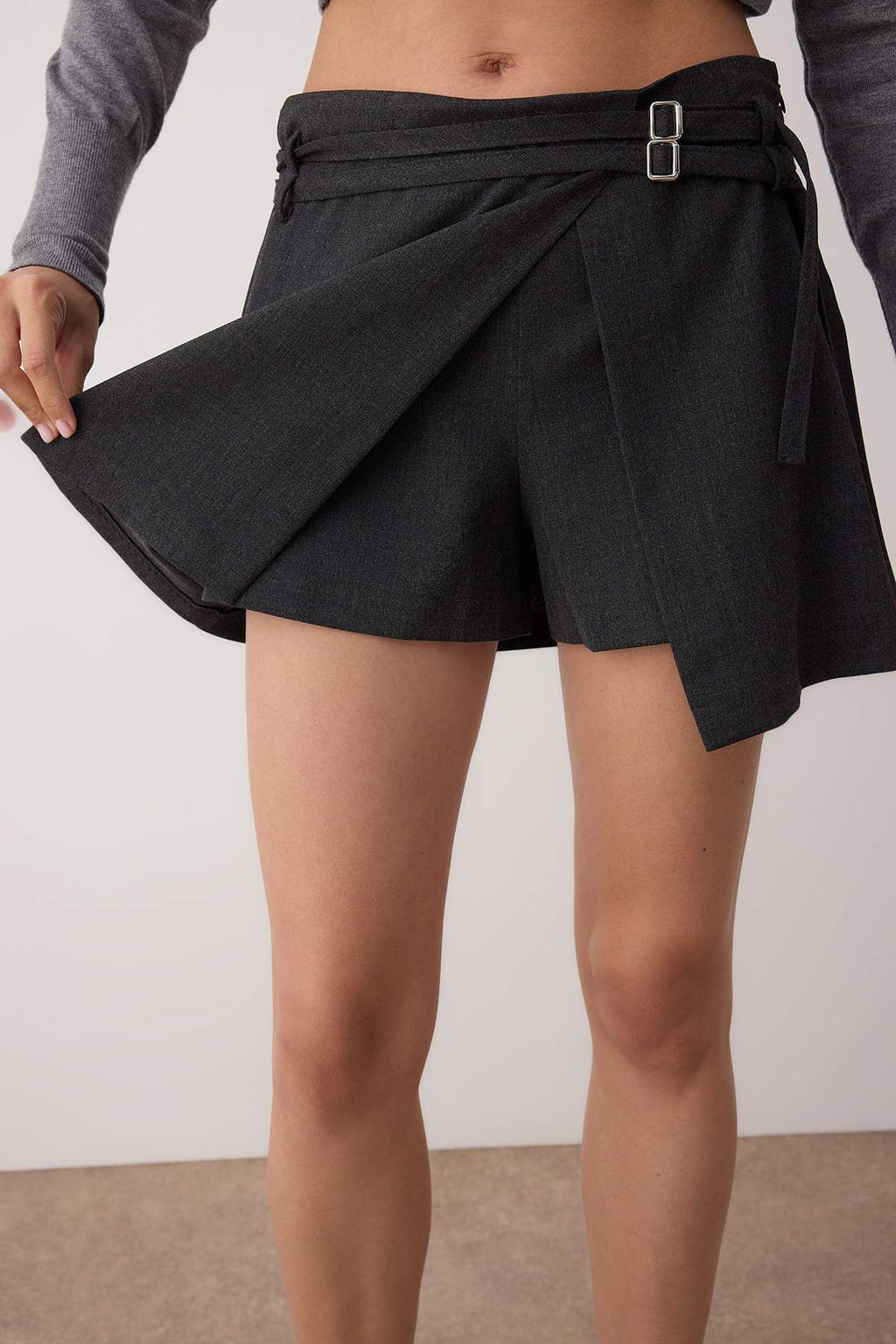Antrasit Mini Kemer Detayl? Sort Etek Sort & Bermuda TWOAW26SR00011 - Trendyolmilla фото 3