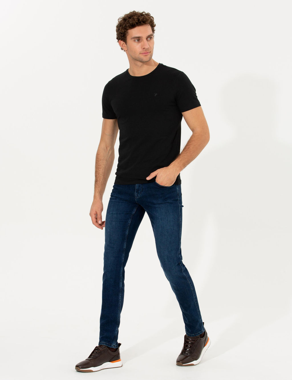 Черная облегающая базовая футболка - Cacharel фото 3