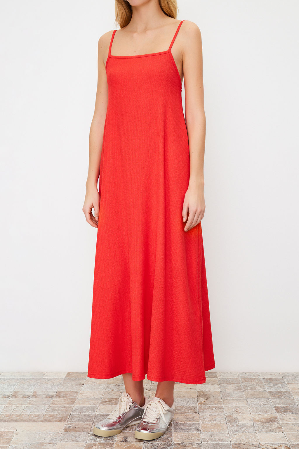 K?rm?z? Ayarlanabilir Ask?l? Kare Yaka A-Line Burumcuk/Dokulu Orme Maxi Elbise TWOSS24EL00060