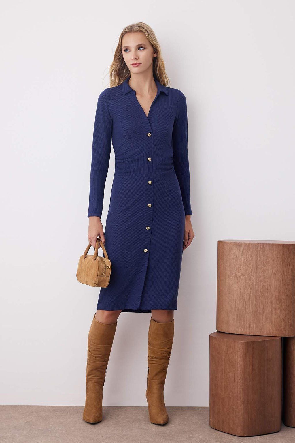 Lacivert Polo Yaka Bodycone/Vucuda Oturan Duz Dugme Detayl? Midi Orme Elbise TWOAW26EL00090