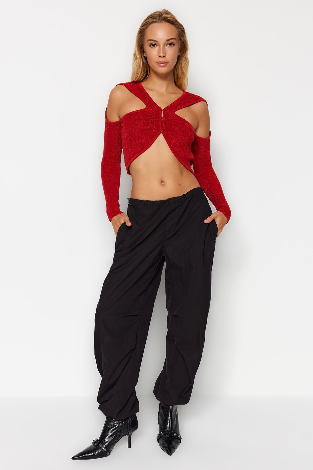 K?rm?z? Simli Cut Out/Pencere Detayl? Triko Kazak TWOAW24KZ01084 - Trendyolmilla фото 3