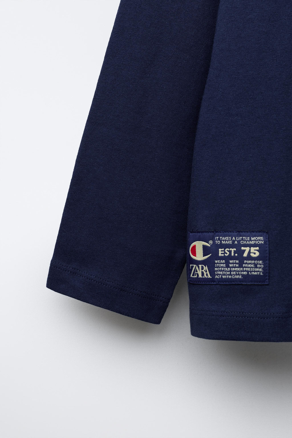 CHAMPION ® X ZARA CROCODILE PRINT T-SHIRT  фото 4