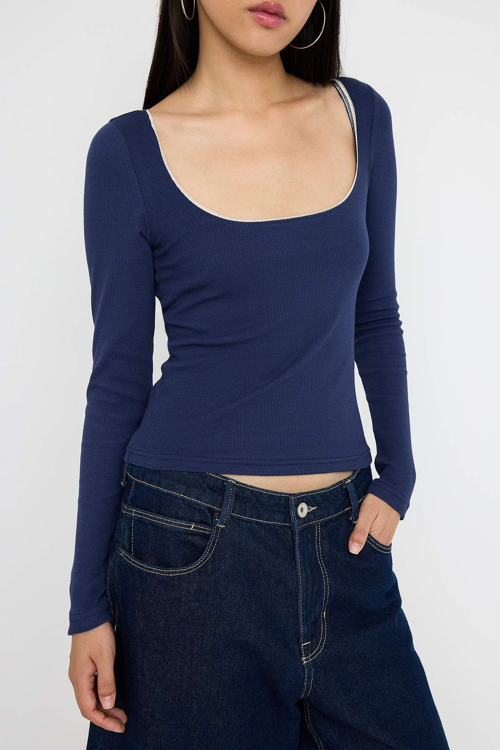 Teen Lacivert Renk Bloklu Kroseta Detayl? Slim/Vucuda Oturan Orme Bluz TWOAW26BZ00085