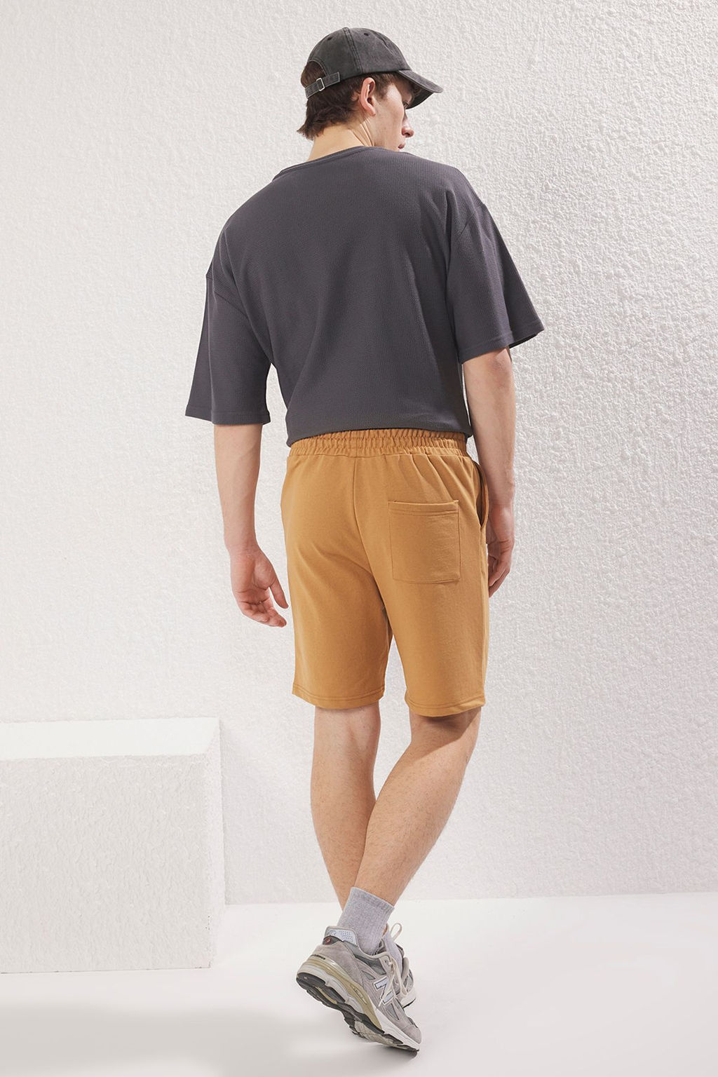TRENDYOL MAN Bej Regular/Normal Kesim Basic Sort&Bermuda TMNSS20SR0068 - Trendyolmilla фото 4