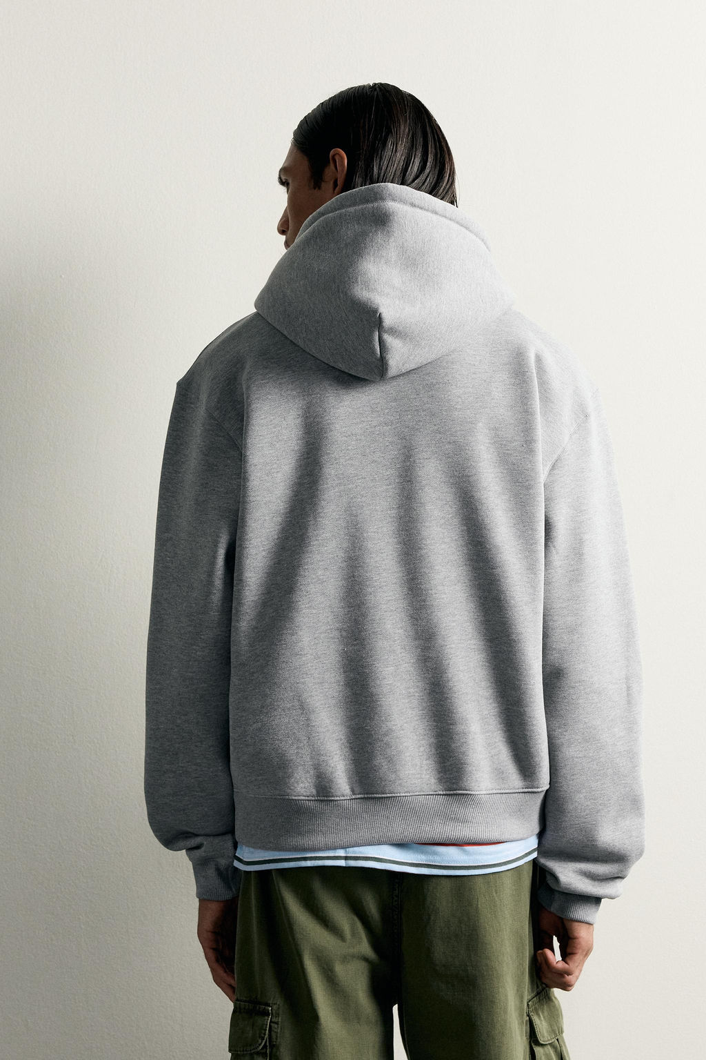 SUDADERA RELAXED FIT CAPUCHA B?SICA / Gris vigor? - Zara фото 3