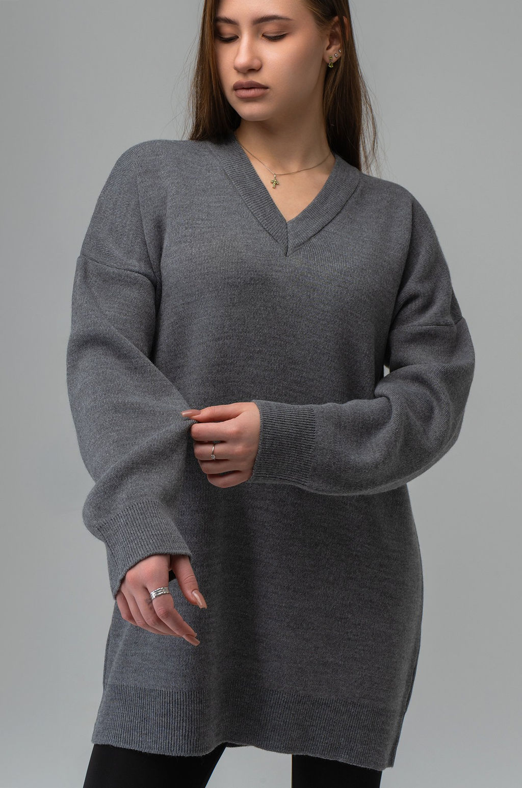 Женский удлиненный джемпер оверсайз с V-вырезом Happyfox - Happy fox фото 13