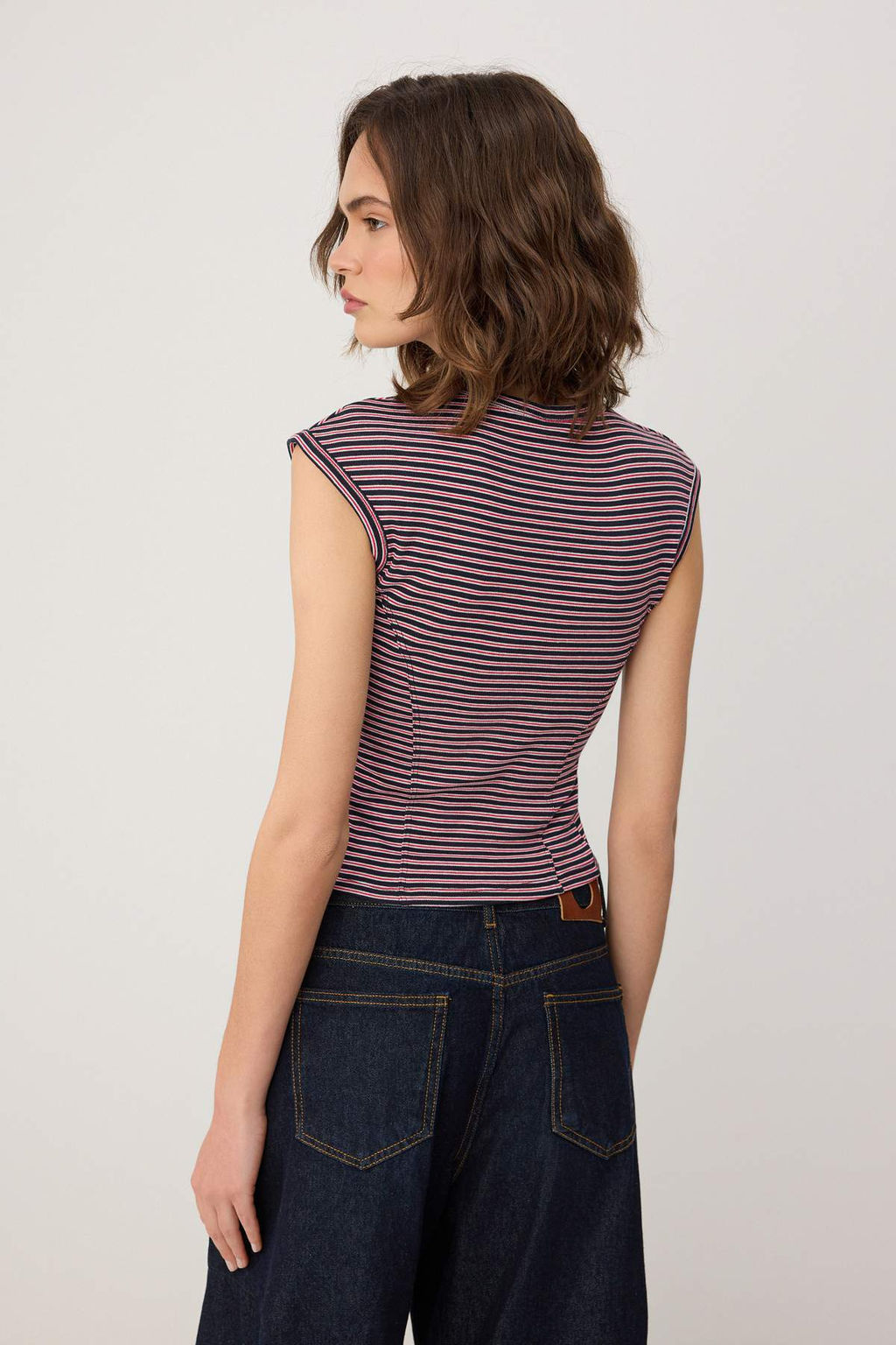 Cok Renkli Fitted/Vucuda Oturan Kolsuz Crop/K?sa Pamuk Ribana Orme Atlet TWOSS26AL00083 - Trendyolmilla фото 4