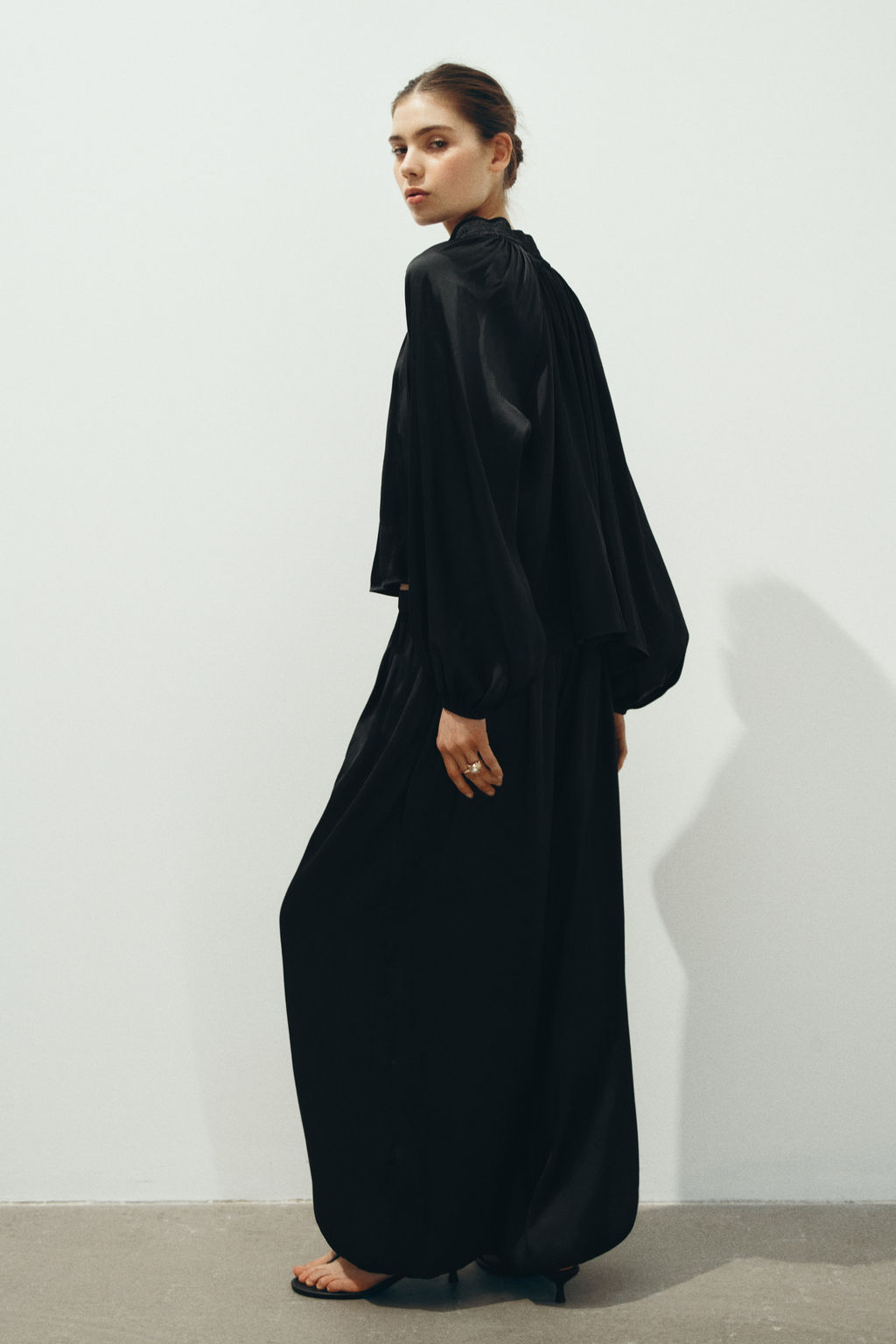 Blusa oversize con escote en V - H&m фото 4