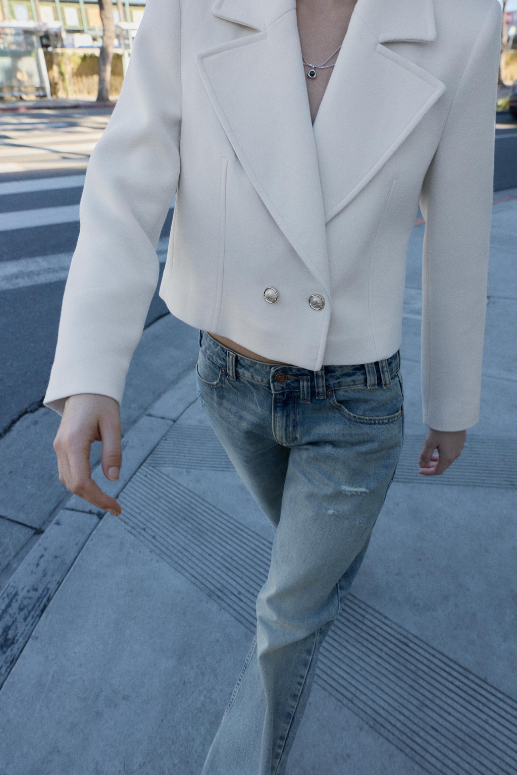 DOUBLE-BREASTED SHORT BLAZER - Zara фото 13