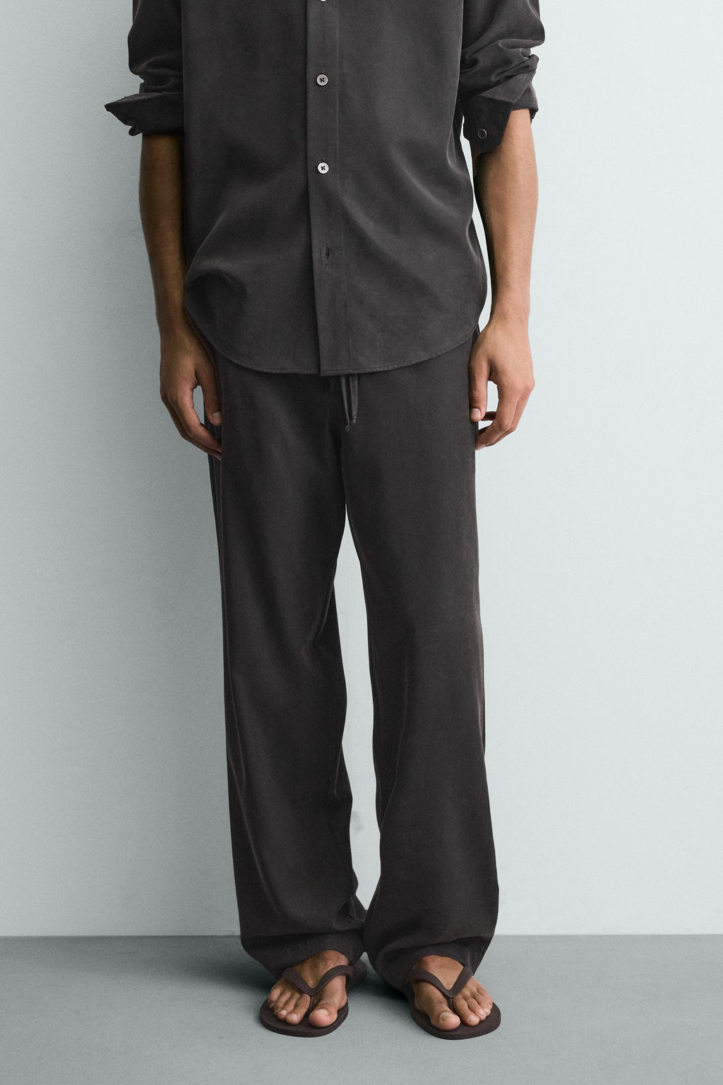 PANTAL?N FLUIDO RELAXED FIT / Negro - Zara фото 2