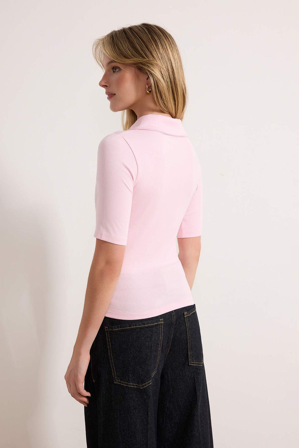 Pembe Fitted/Vucuda Oturan Polo Yaka Kolsuz Dugmeli Yumusak Orme Bluz TWOSS26BZ00014