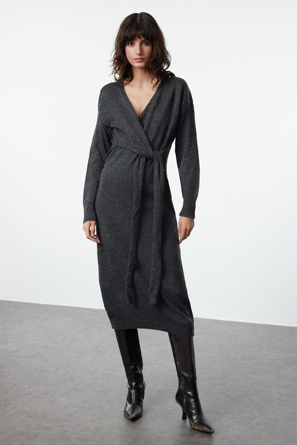 TRENDYOLMILLA Camel Yumusak Dokulu Midi Triko Kruvaze Yaka Baglama Detayl? Elbise TWOAW21EL0260
