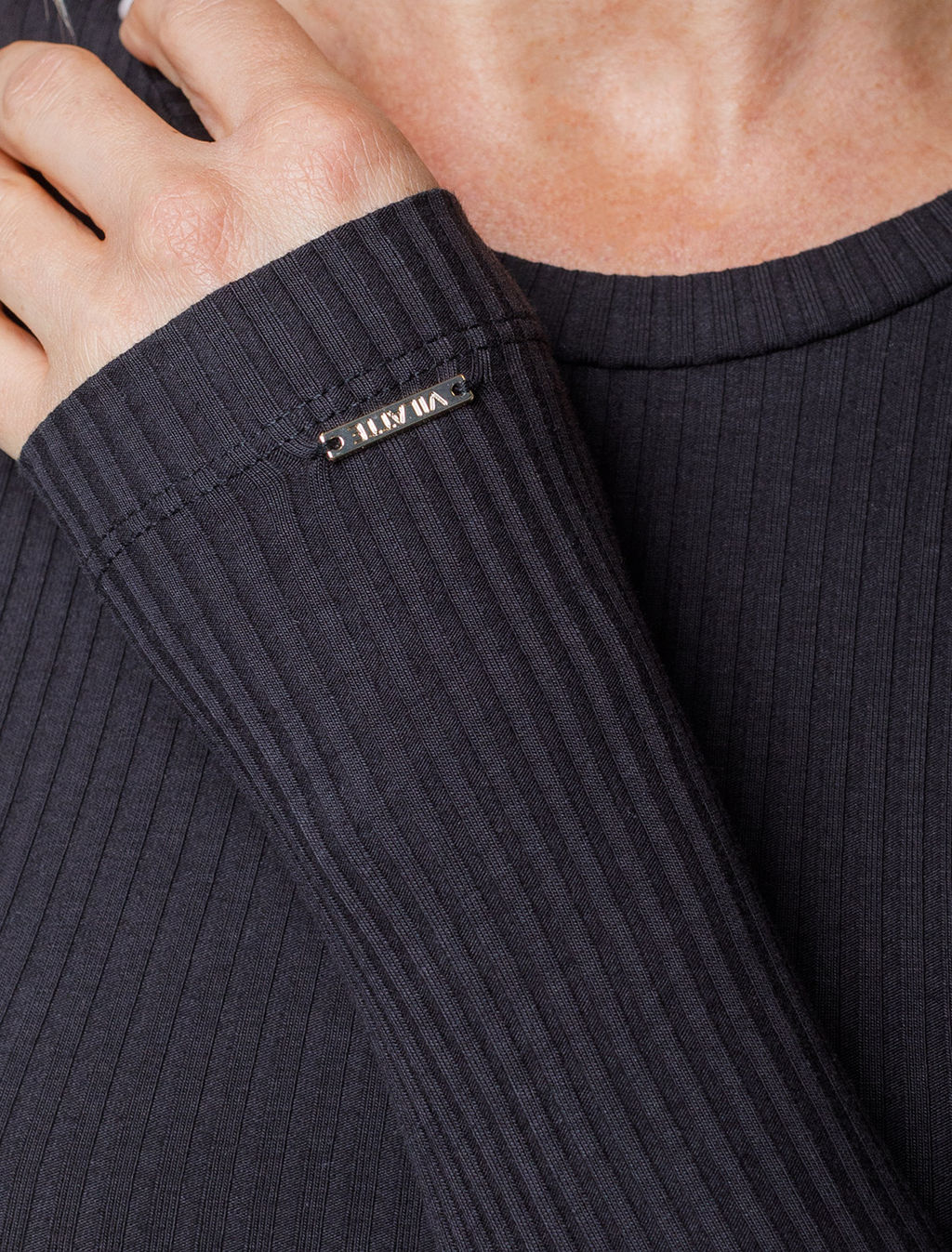 Джемпер из трикотажа в широкий рубчик VILATTE