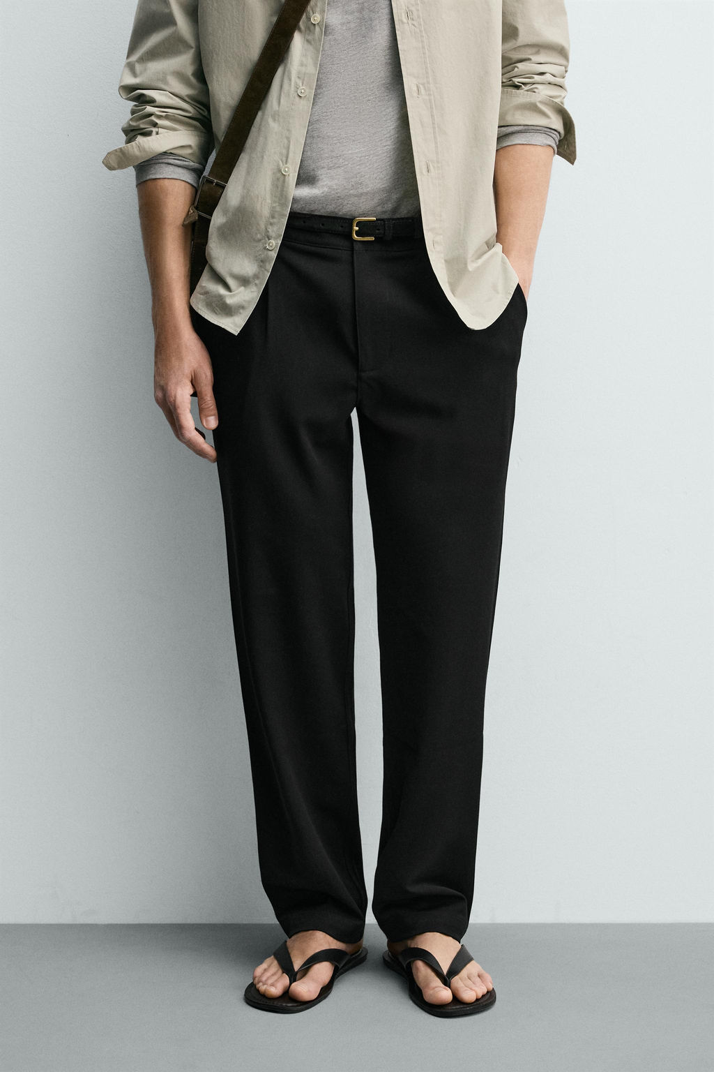 PANTAL?N STRAIGHT FIT CONFORT / Negro