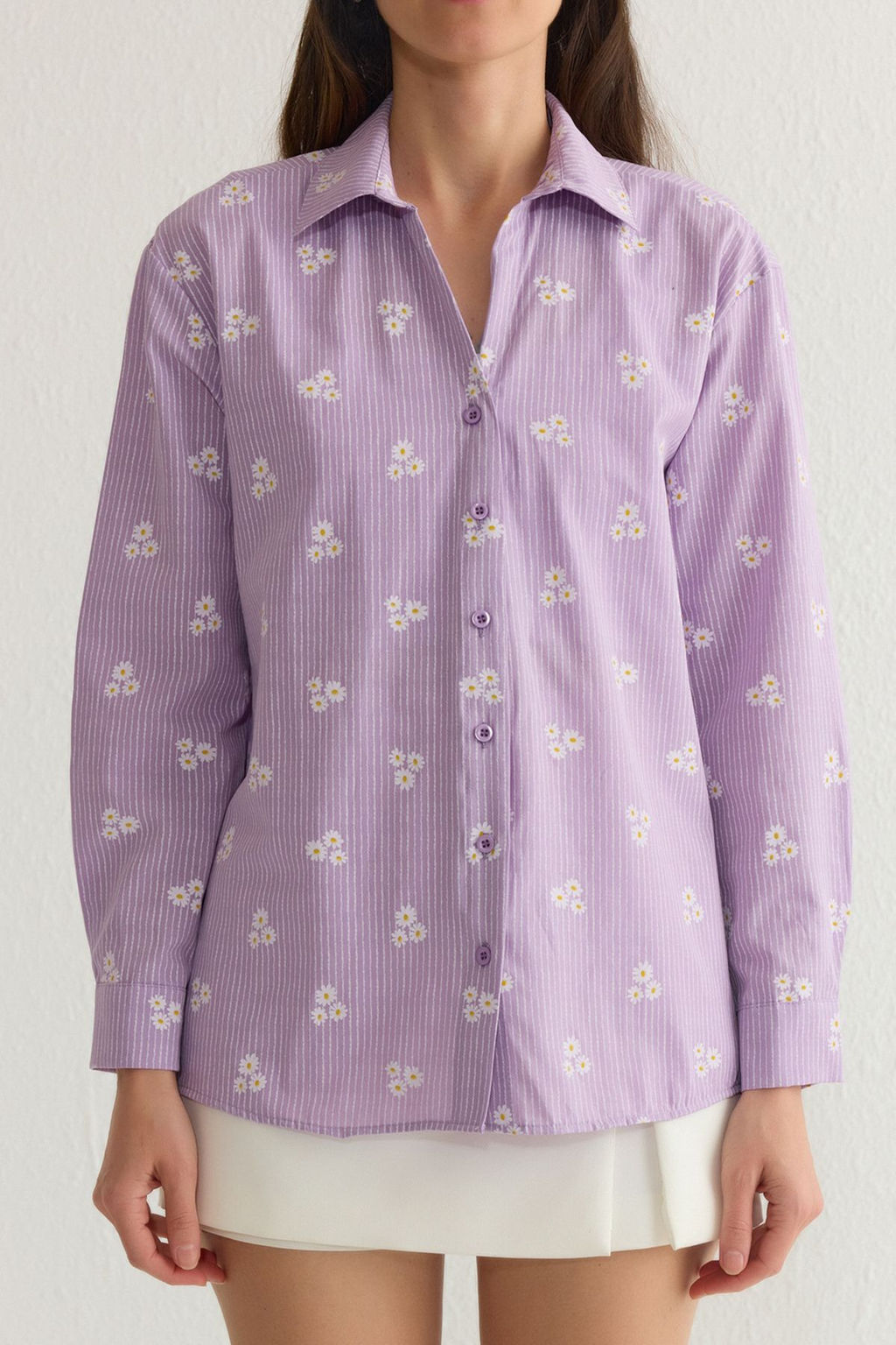 TRENDYOLMILLA Mavi Cizgili Cicek Desenli Pamuklu Oversize Genis Kal?pl Dokuma Gomlek TWOSS23GO00373  фото 17