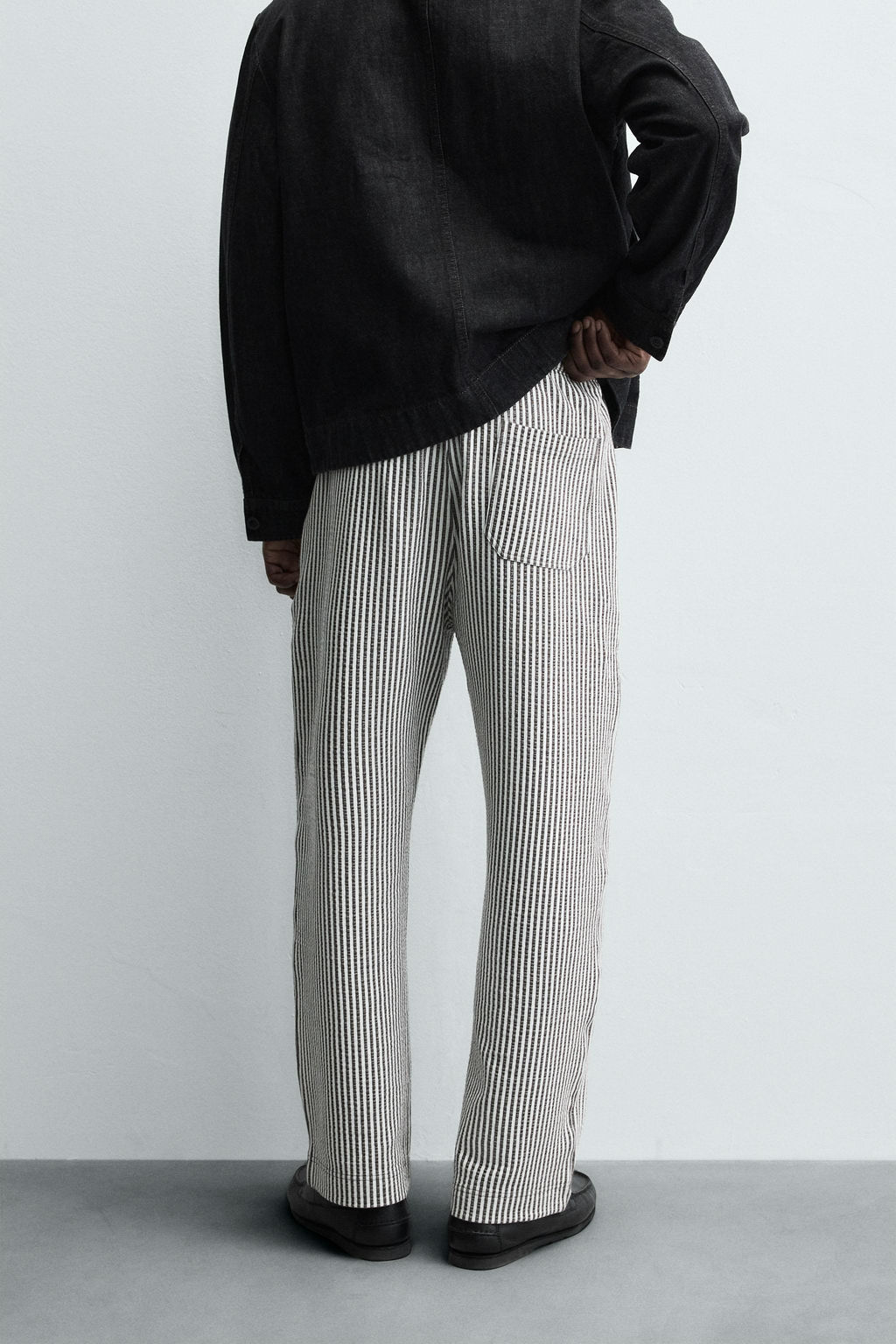 COMFORT STRIPED SEERSUCKER TROUSERS - Zara фото 3