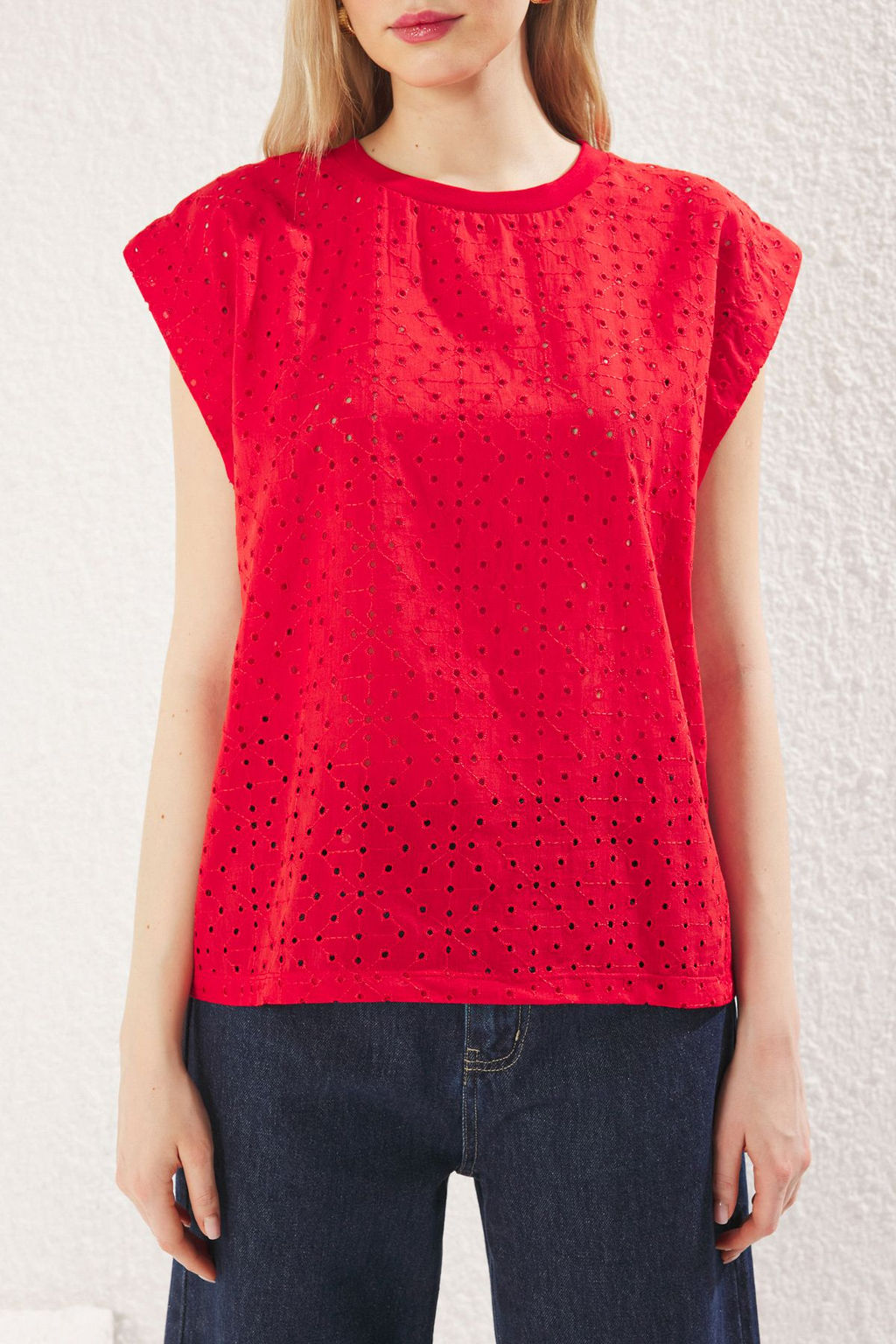 TRENDYOLMILLA K?rm?z? Brode Detayl? Relaxed/Rahat Kal?p Orme T-Shirt TWOSS25TS00089 фото 3