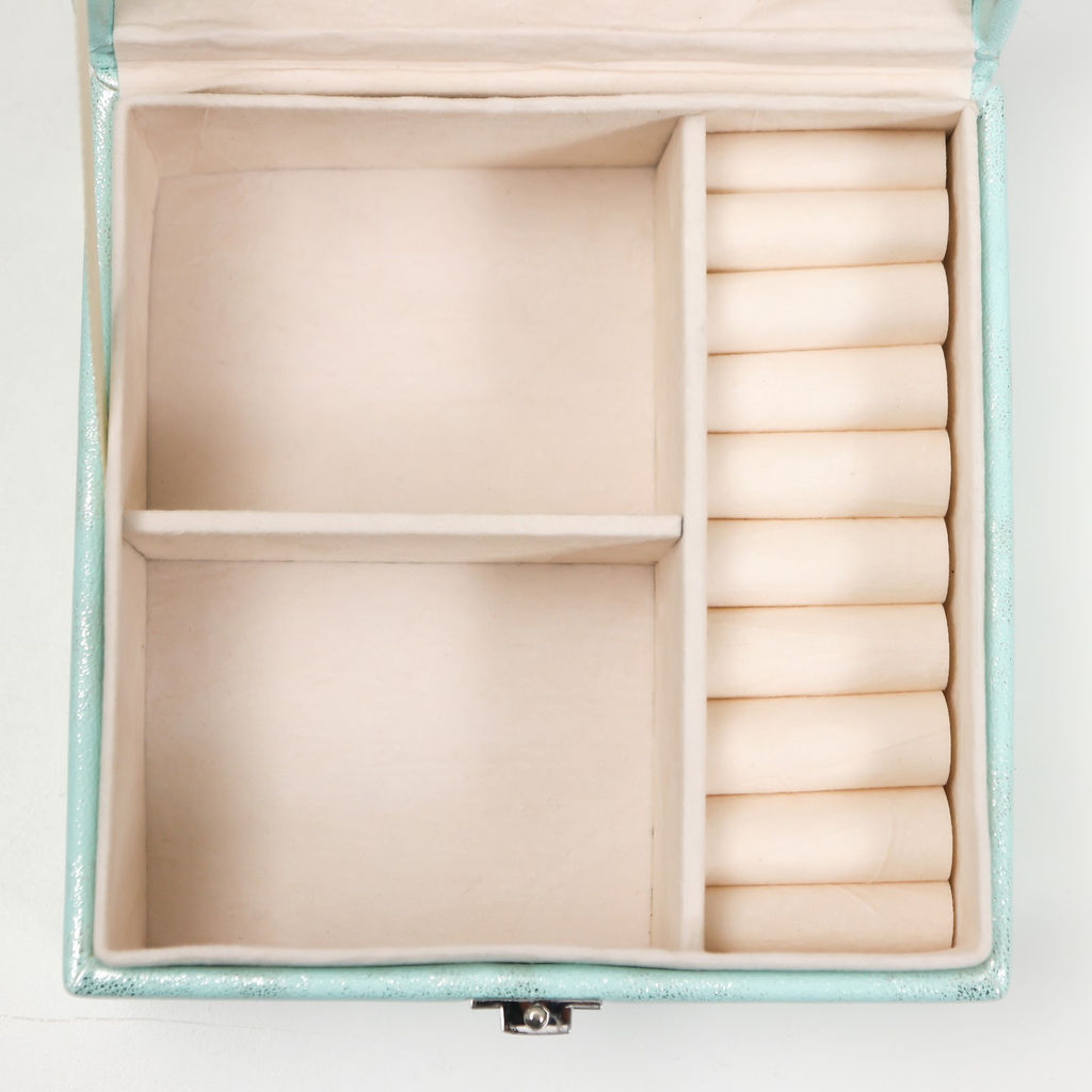 Шкатулка кожзам для украшений Серебрянный блеск на голубом 8х14,5х14,5 см - Simaland фото 3