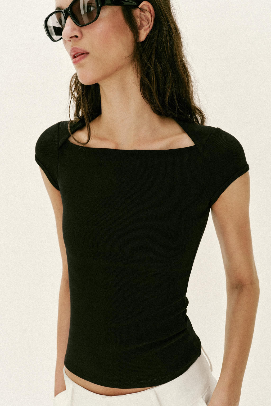 CAMISETA ESCOTE CUADRADO / Negro - Zara фото 2