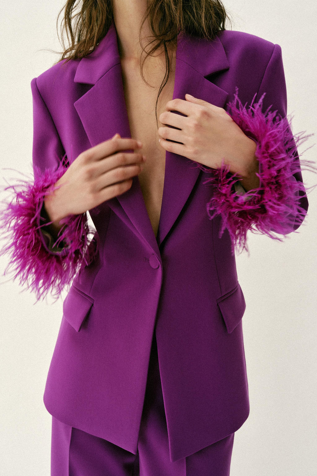 BLAZER HOMBRERAS PU?O PLUMAS / P?rpura - Zara фото 4