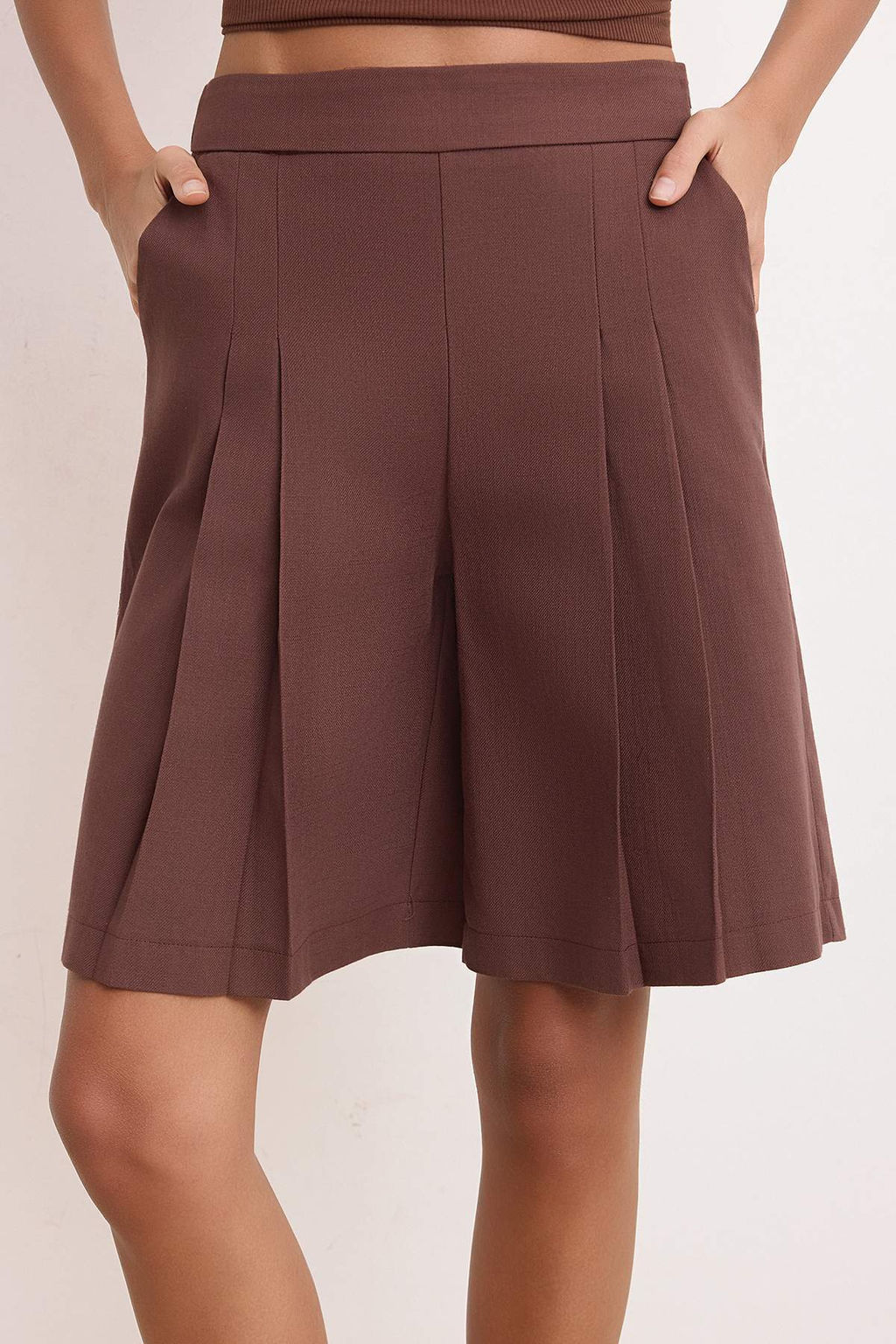 Kahverengi Keten Gorunumlu Piliseli Uzun Sort & Bermuda TWOSS26SR00036