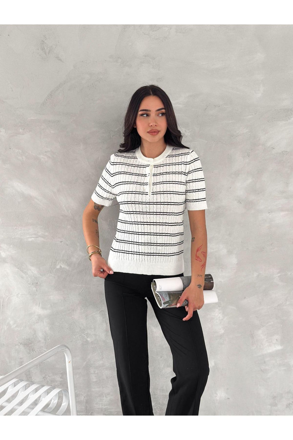 Trendyolmilla Ekru K?sa Kollu Cizgili Triko Bluz TWOSS25BZ00534
