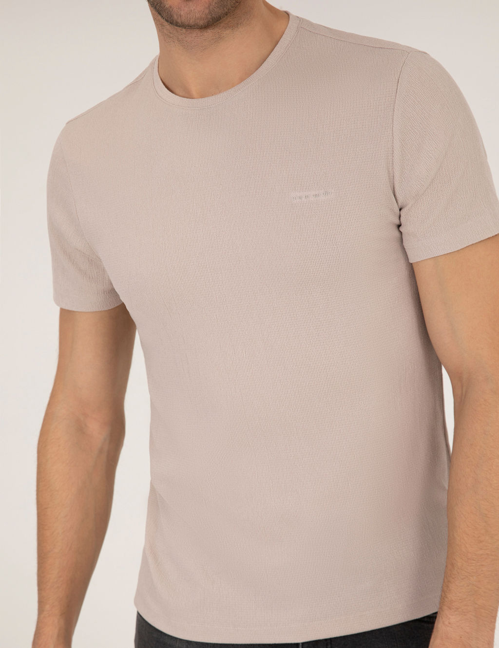 Bej Slim Fit Dokulu Bisiklet Yaka Ti__rt