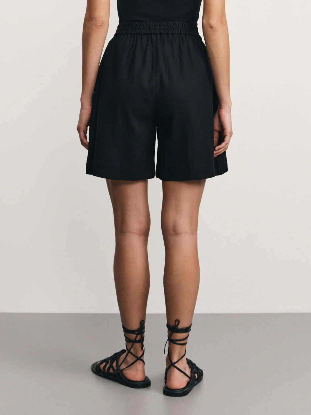 Льняные шорты свободного кроя / Zarina фото 5