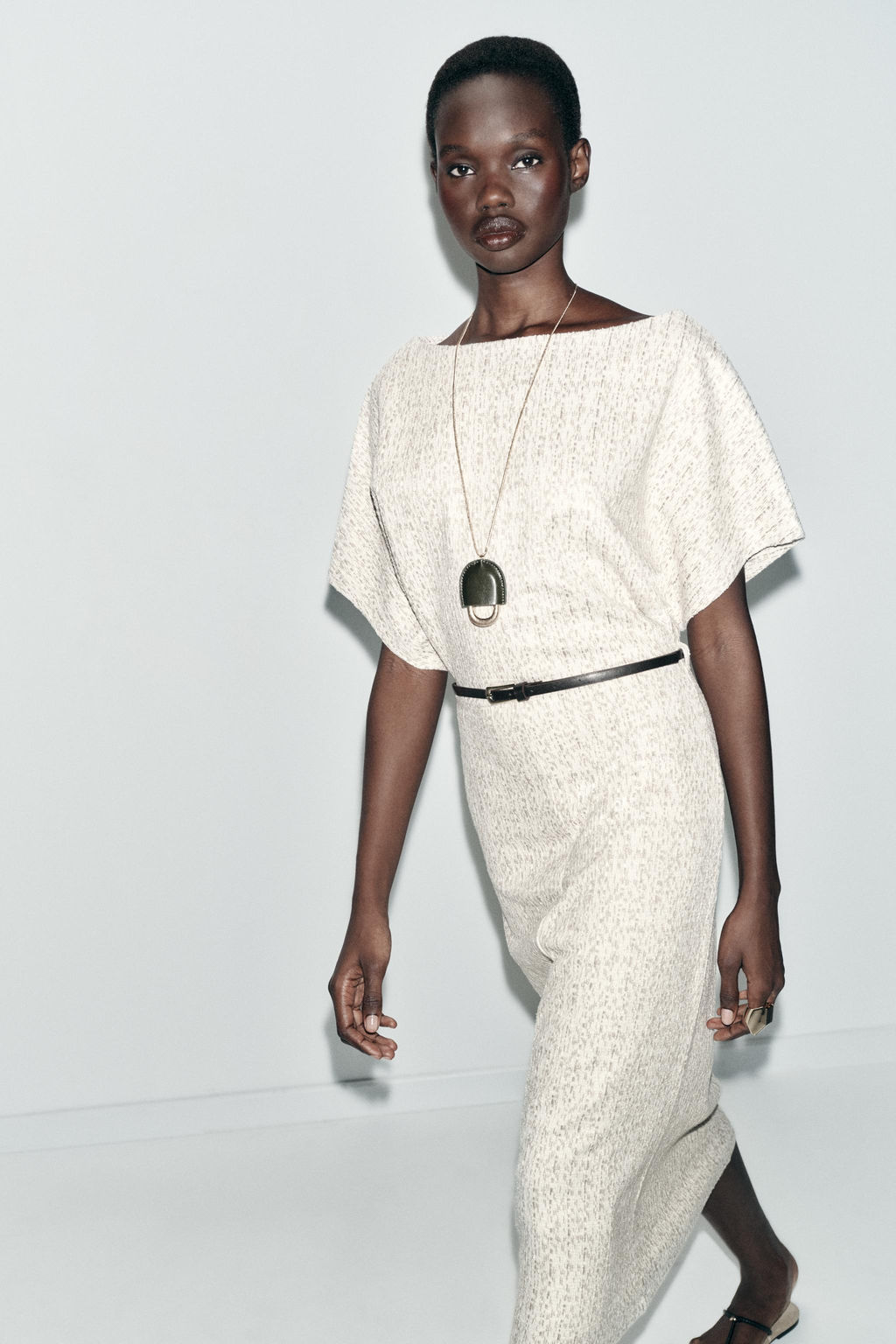 VESTIDO MIDI TEXTURA CINTUR?N / Crudo / Beige - Zara фото 4