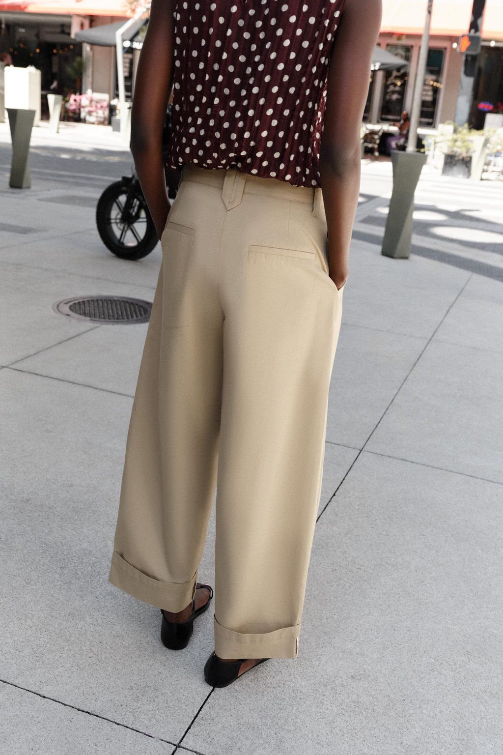 PANTAL?N PINZAS BAJO VUELTA / Camel claro - Zara фото 7