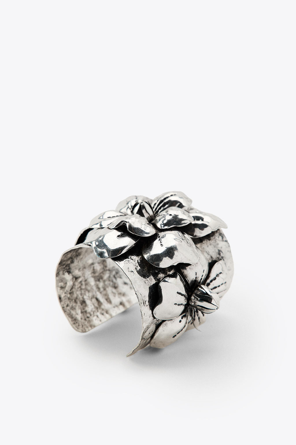 FLOWER BANGLE BRACELET