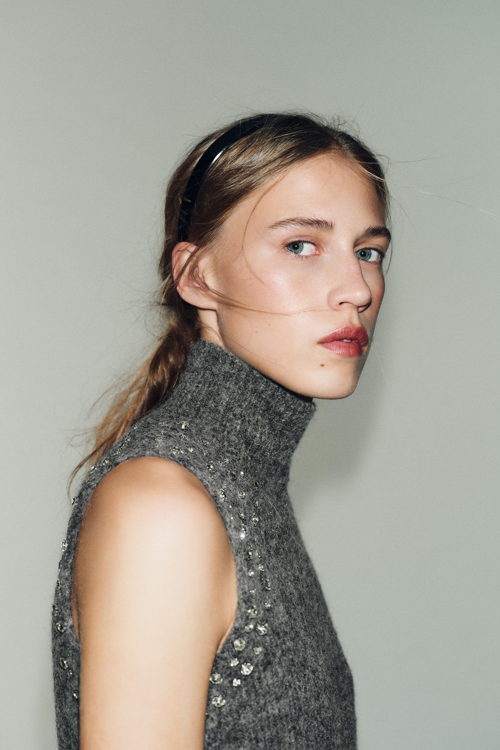 WOOL BLEND TOP WITH RHINESTONE BEADS - Zara фото 3