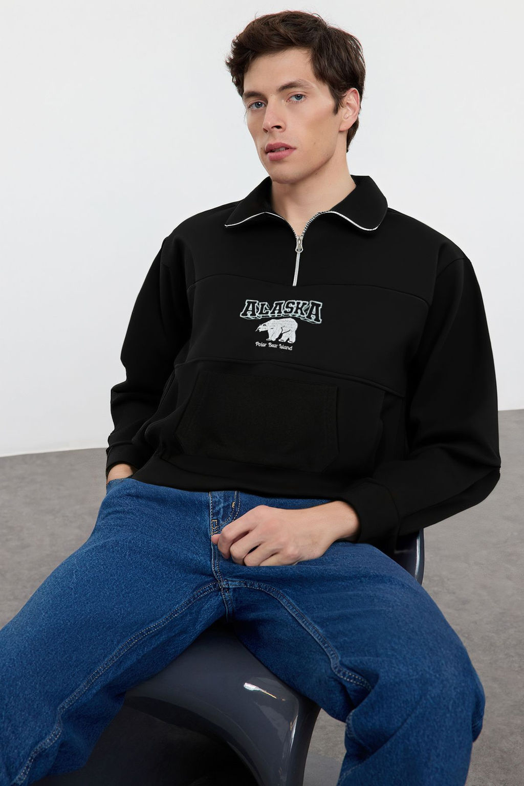 TRENDYOL MAN Siyah Oversize/Genis Kesim Animal Nak?sl? Dik Yaka Fermuarl? Sweatshirt TMNAW25SW00051