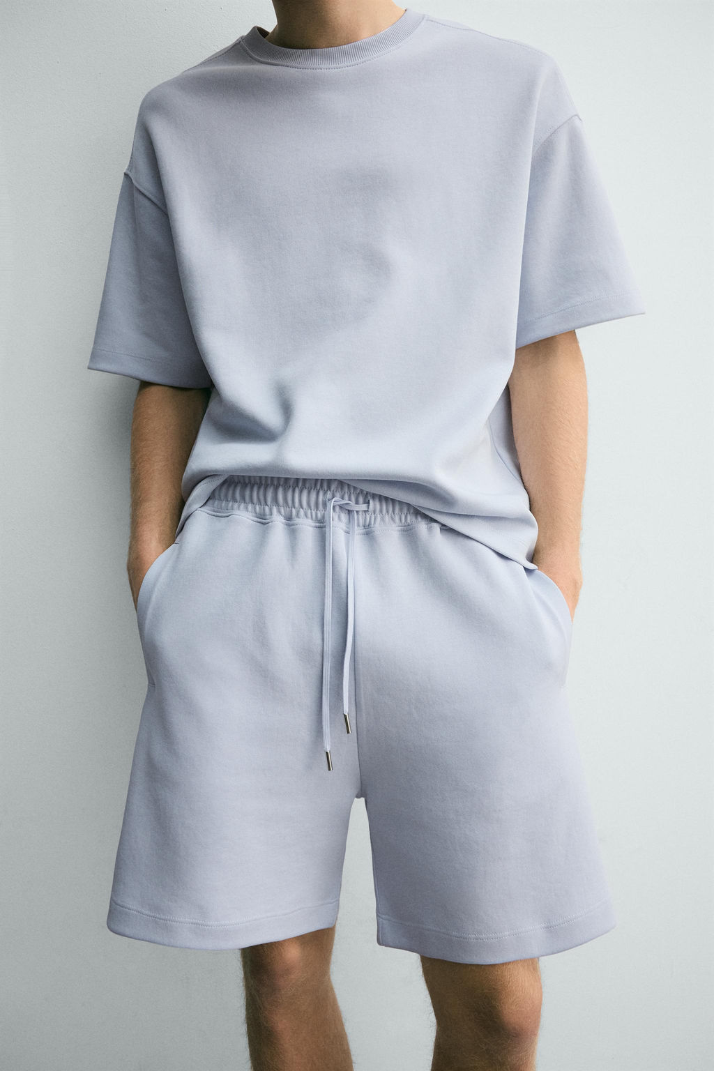 BERMUDA JOGGER RELAXED FIT INTERLOCK / Celeste