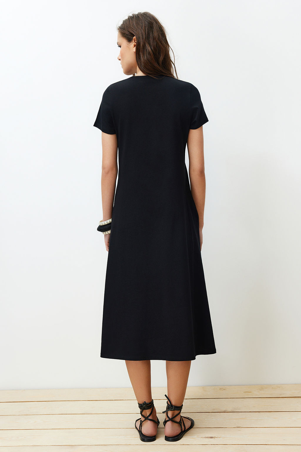 Siyah Cepli Bisiklet Yaka A-Line Orme Midi Elbise TWOSS24EL00169