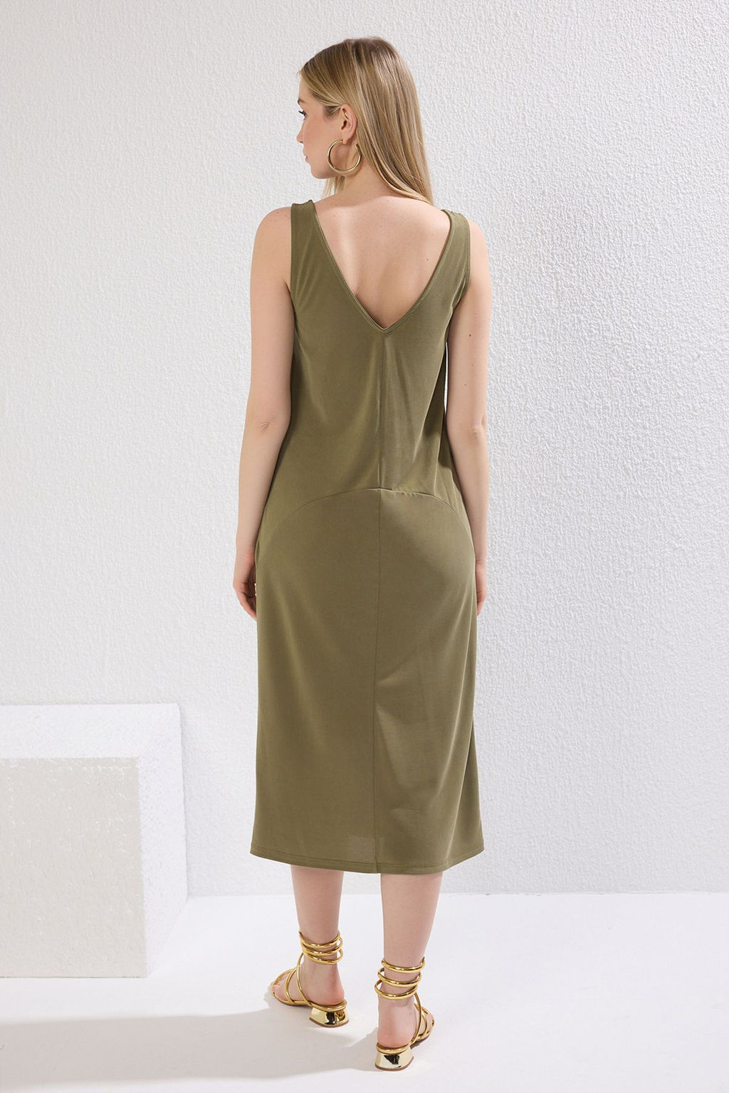 TRENDYOLMILLA Antrasit Ask?l? Havuz Yaka Modal Icerikli Shift/Duz Midi Orme Elbise TWOSS24EL00410  фото 13