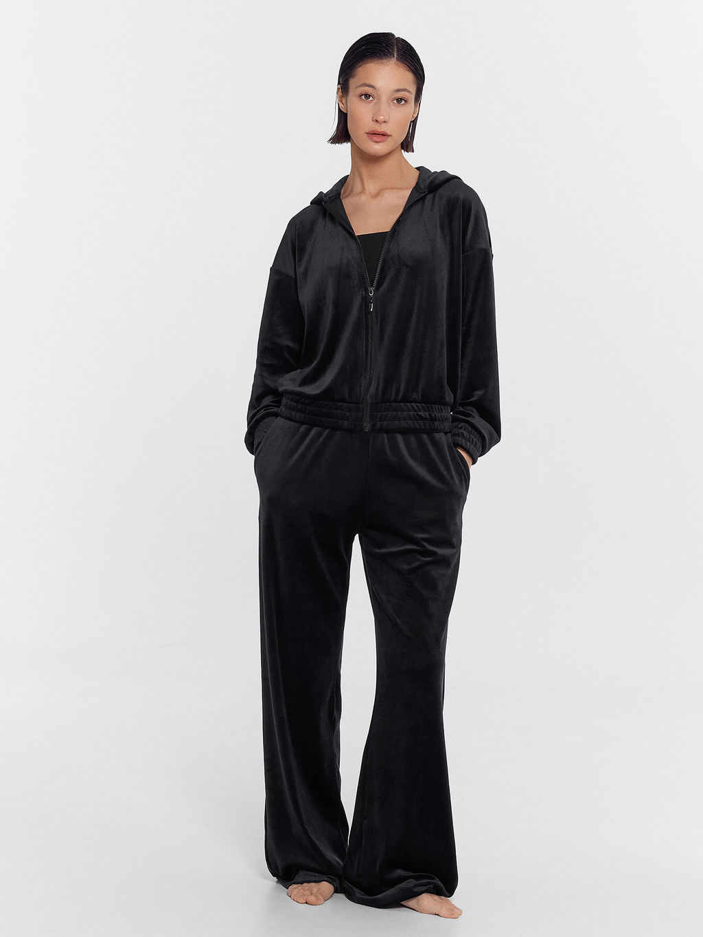 Толстовка женская велюровая в черном цвете - Mark formelle фото 3