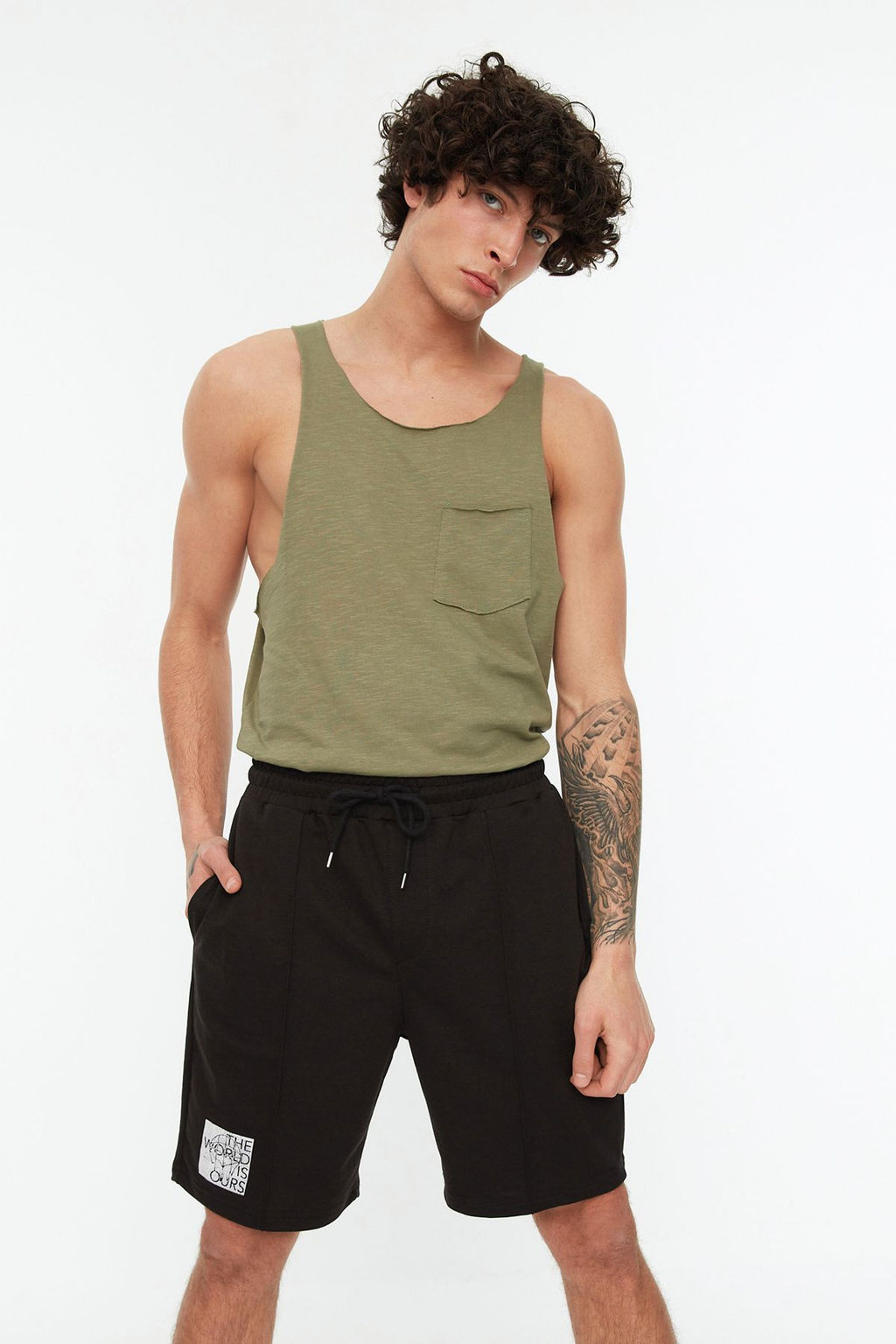 TRENDYOL MAN Siyah Regular/Normal Kesim Orta Boy Lastik Bel Bagc?kl? Dikisli Bask?l? Sort TMNSS21SR0212 - Trendyolmilla фото 2