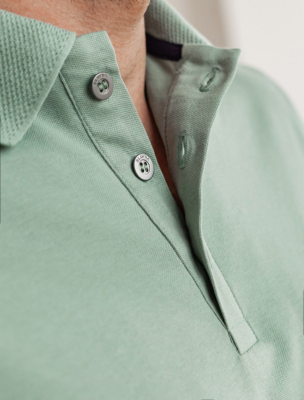 Футболка-поло из фактурного трикотажа - Vilatte фото 3