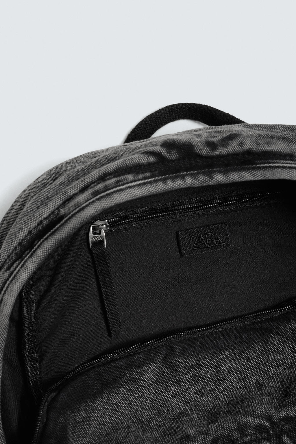 WASHED-EFFECT DENIM BACKPACK - Zara фото 8