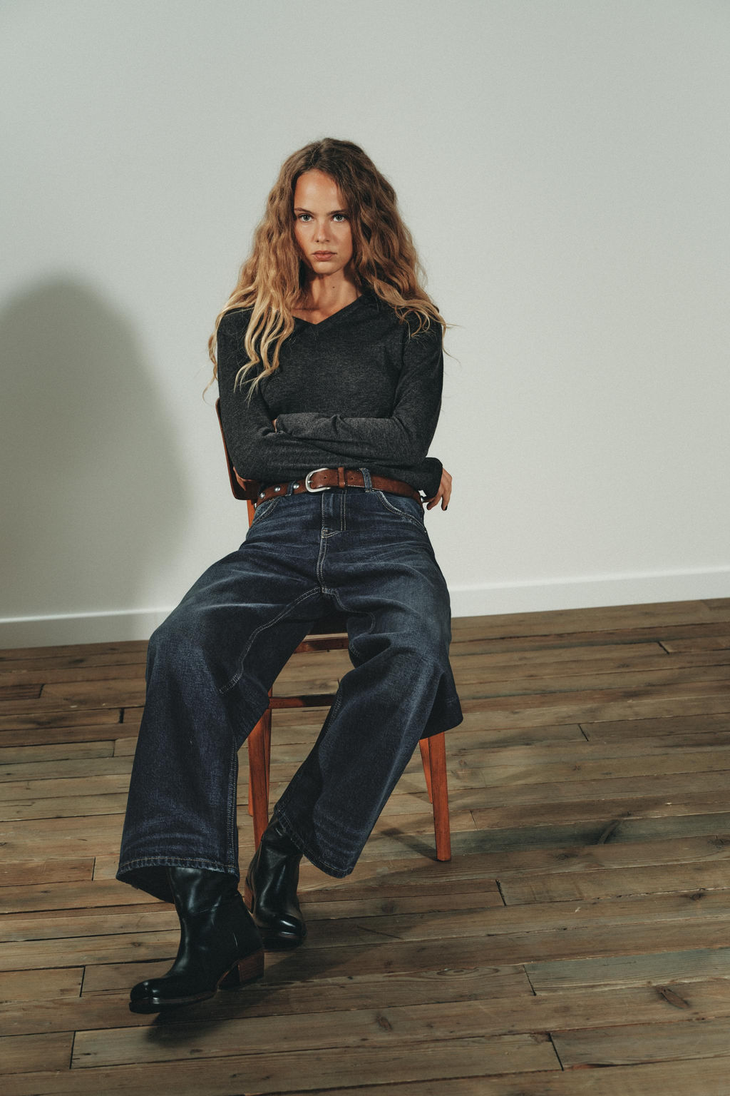 TRF MID-WAIST RIPPED BAGGY JEANS - Zara фото 4