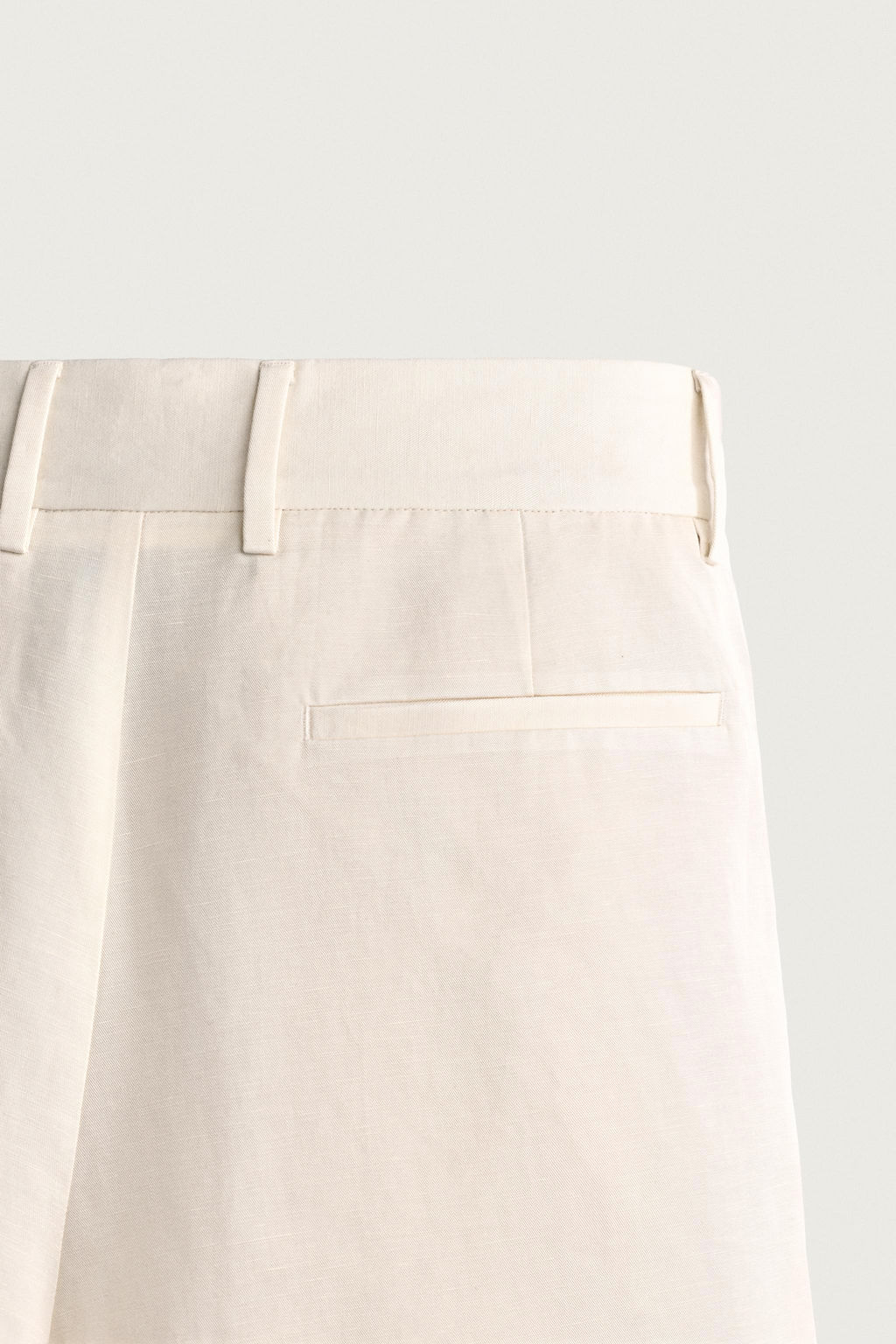 BERMUDA WIDE FIT PLIEGUES / Blanco roto - Zara фото 8